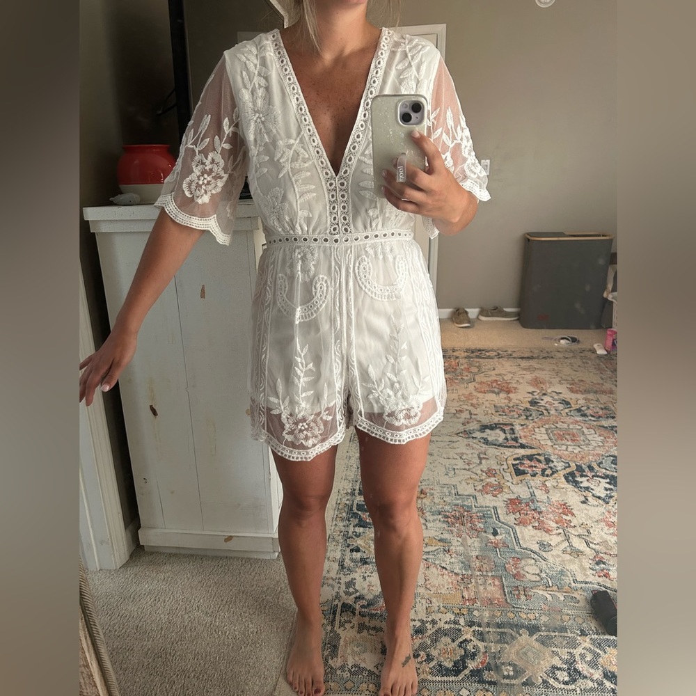 Vick romper. Excellent condition. Size large. Fit like medium/large